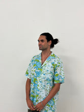 Load image into Gallery viewer, Tom Shirt - Green Floral
