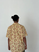 Load image into Gallery viewer, Tom Shirt - Retro Floral
