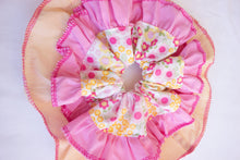 Load image into Gallery viewer, Scrunchie - Pink Floral 🌸 🌸
